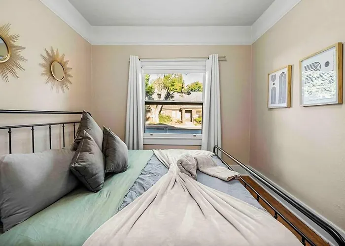 Casa vacanze Stylish 1920s Downtown Unit With Hottub *