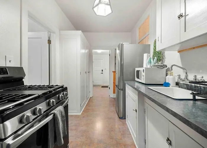 Stylish 1920s Downtown Unit With Hottub Casa vacanze